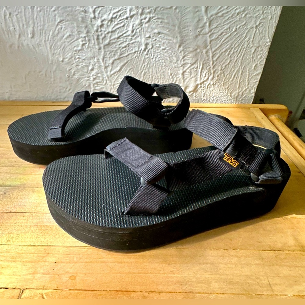 TEVA-Flatform Universal Sandals Black